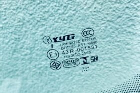 Предно стъкло за BMW 5 E39 1996-2003-3 на ниска цена