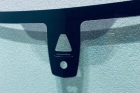 Предно стъкло за BMW 5 F10/F11 2012-2017 СЕНЗОР+КАМЕРА+HUD+ОРИГИНАЛ-3 на ниска цена