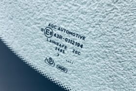 Предно стъкло за BMW 5 G30/G31 2020 - АКУСТИКА + КАМЕРА + СЕНЗОР + HUD-3 на ниска цена