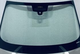 Предно стъкло за BMW 5 G30/G31 2020 - АКУСТИКА + КАМЕРА + СЕНЗОР + HUD на ниска цена