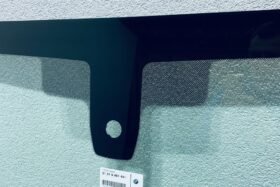 Предно стъкло за BMW 8 G15 2D 2018 - АКУСТИКА + СЕНЗОР + HUD + OE-2 на ниска цена