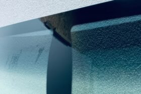 Предно стъкло за BMW i3 2013 - АКУСТИЧНО + СЕНЗОР ЗА ДЪЖД/ЗАЗОР.-2 на ниска цена