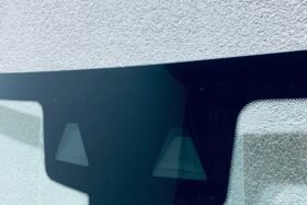 Предно стъкло за BMW X3 G01 2017 - АКУ+КАМ+СЕН-2 на ниска цена