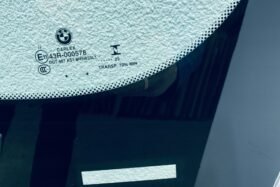 Предно стъкло за BMW X3 G01 2022 - АКУСТИКА + КАМЕРА + СЕНЗОР + HUD + OE-3 на ниска цена