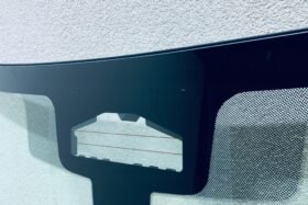 Предно стъкло за BMW X6 G06 2019 - АКУ+КАМ+СЕН-2 на ниска цена