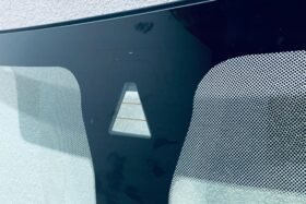 Предно стъкло за BMW X6 G06 2019 - АКУСТИКА + КАМЕРА + СЕНЗОР-2 на ниска цена