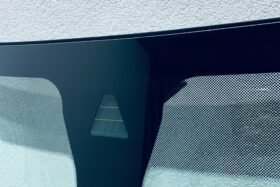 Предно стъкло за BMW X6 G06 2019 - АКУСТИКА + КАМЕРА + СЕНЗОР + HUD-2 на ниска цена