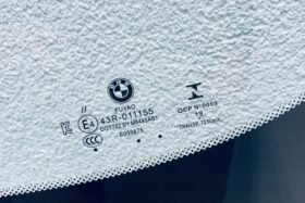 Предно стъкло BMW X6 G06 2019 - АКУСТИКА + СЕНЗОР + HUD + OE BMW-3 на ниска цена