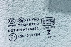 Задно ляво стъкло на каросерията в врата на OPEL CORSA 2007- 5D-2 на ниска цена