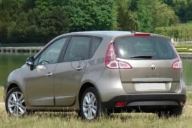 ЗАДНО СТЪКЛО RENAULT SCENIC III 2009- ТЪМНОЗЕЛЕНО С АНТЕНА-2 на ниска цена