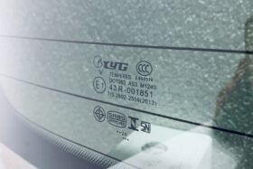 ЗАДНО СТЪКЛО VOLKSWAGEN CADDY 2015- ТЪМНО С ОТОПЛЕНИЕ + ОТВОР-3 на ниска цена