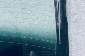 Задно стъкло за капак TESLA 3 2021--3 на ниска цена