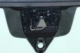 Предно стъкло AUDI Q7 2019 - АКУСТИКА + КАМЕРА + СЕНЗОР HUD + ОРИГИНАЛ